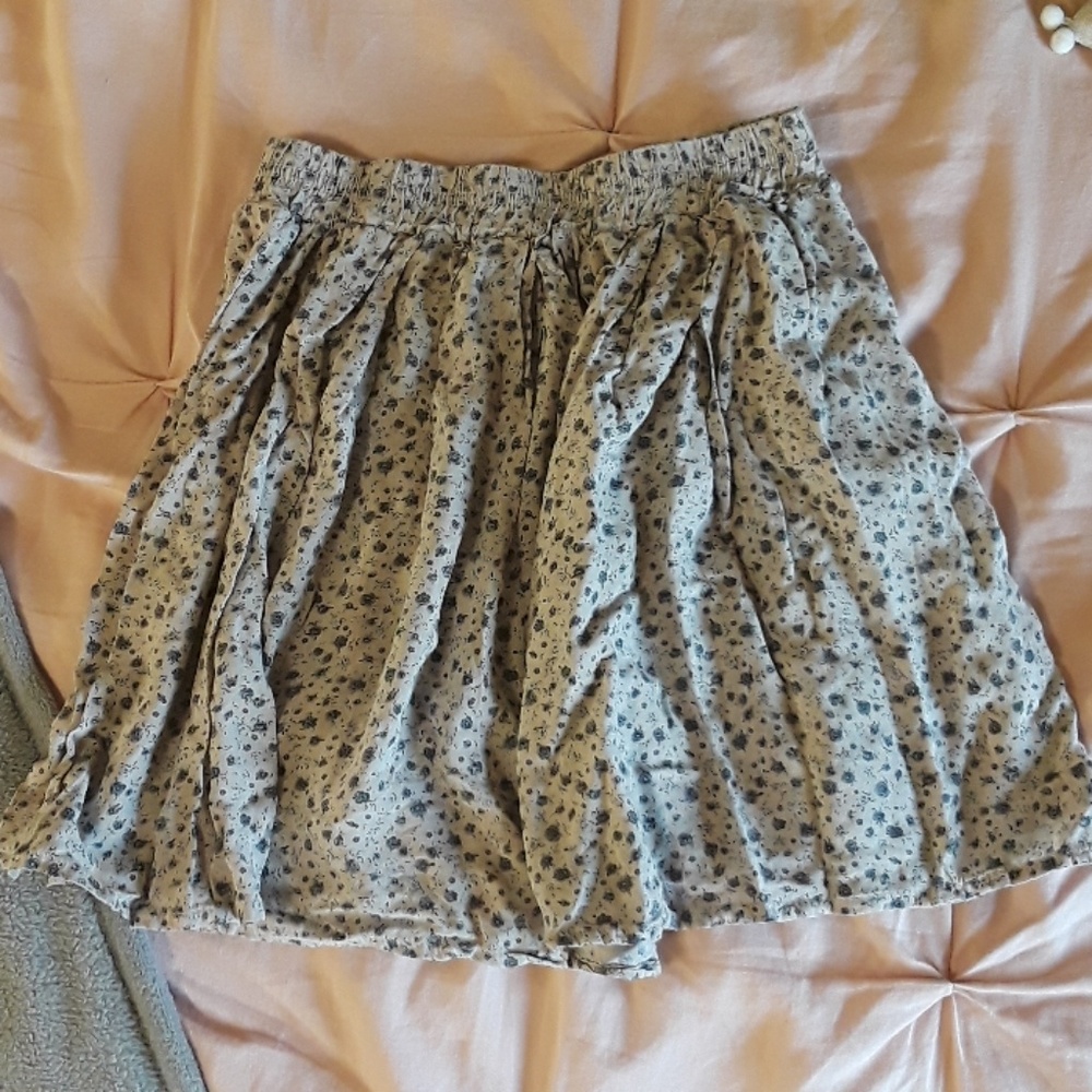 Brandy Melville flower skirt